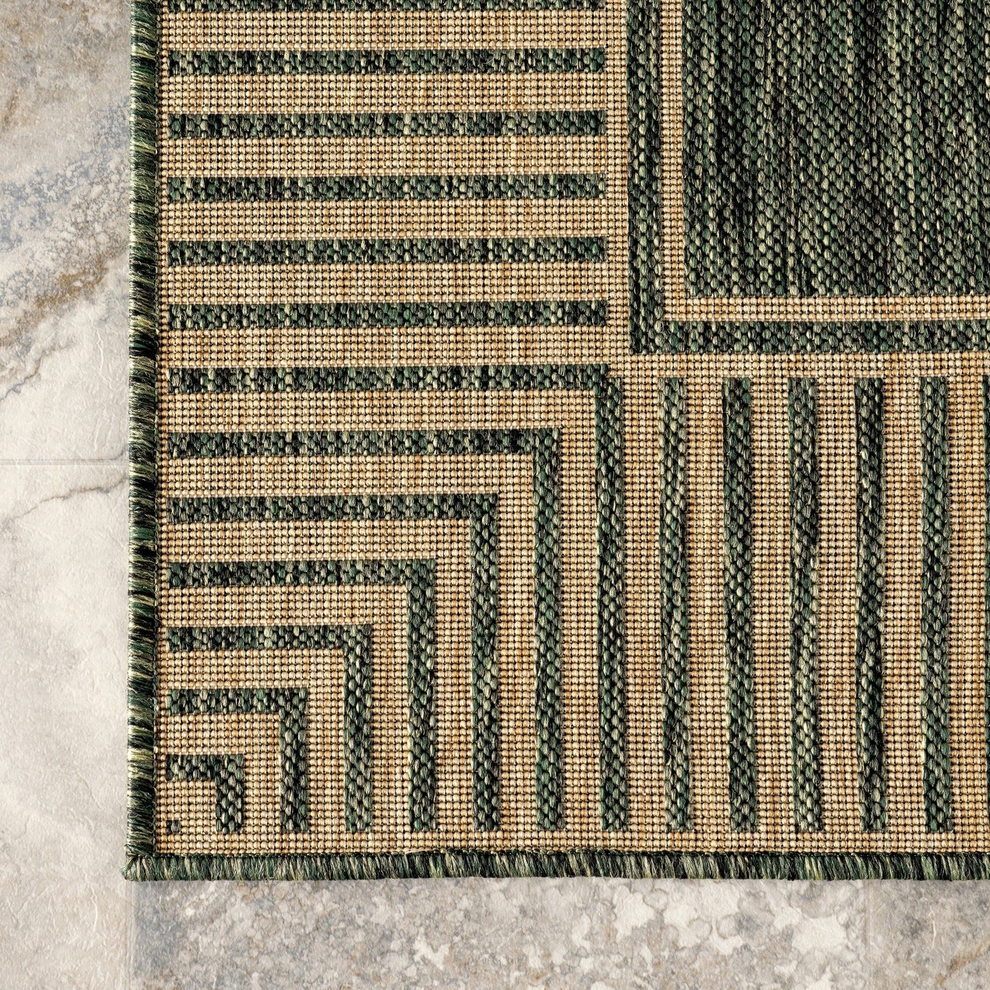 Nuloom Leah Classic Bordered Indoor/Outdoor Area Rug