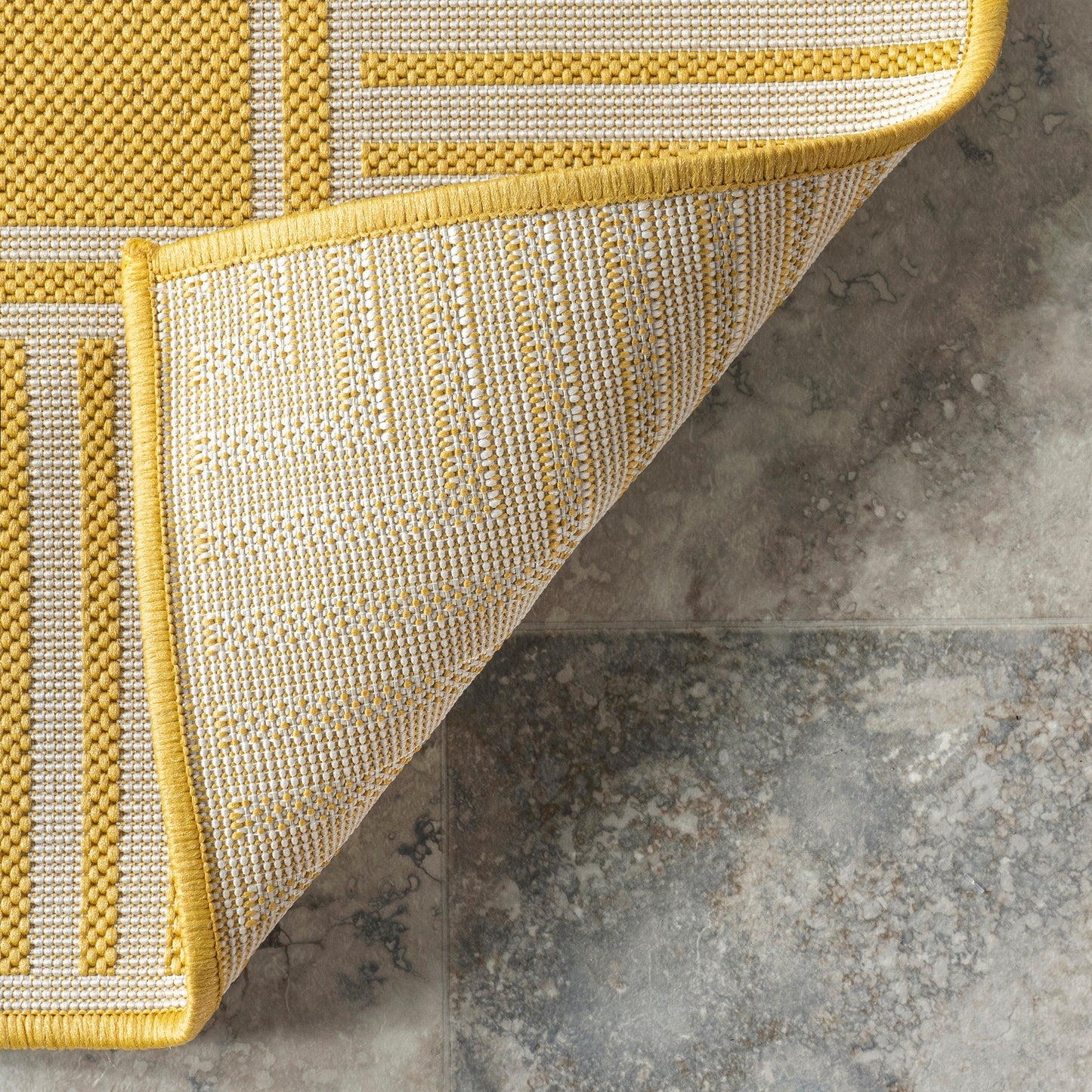 Nuloom Leah Classic Bordered Indoor/Outdoor Area Rug