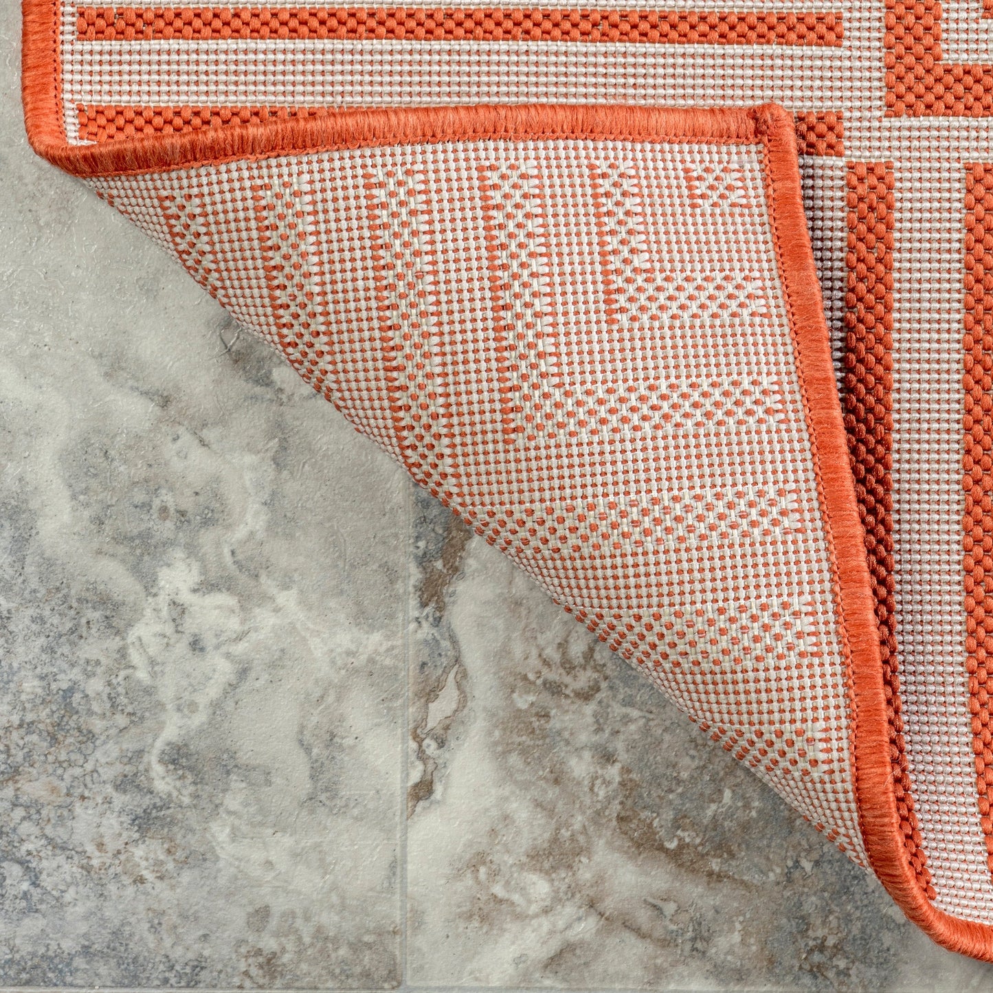 Nuloom Leah Classic Bordered Indoor/Outdoor Area Rug