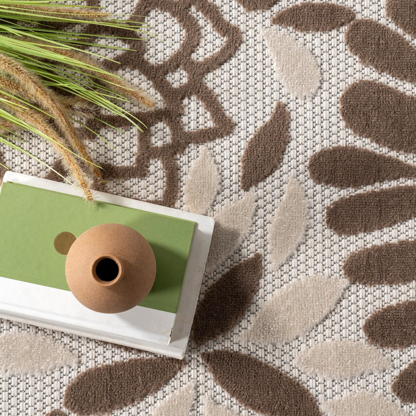 Nuloom Ronda Bold Floral Indoor/Outdoor Area Rug