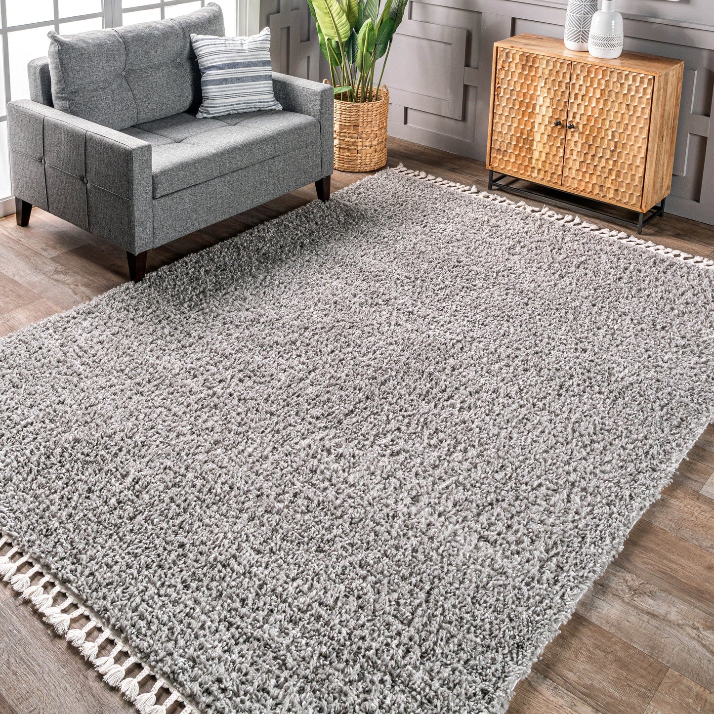 Nuloom Neva Modern Tasseled Shag Area Rug