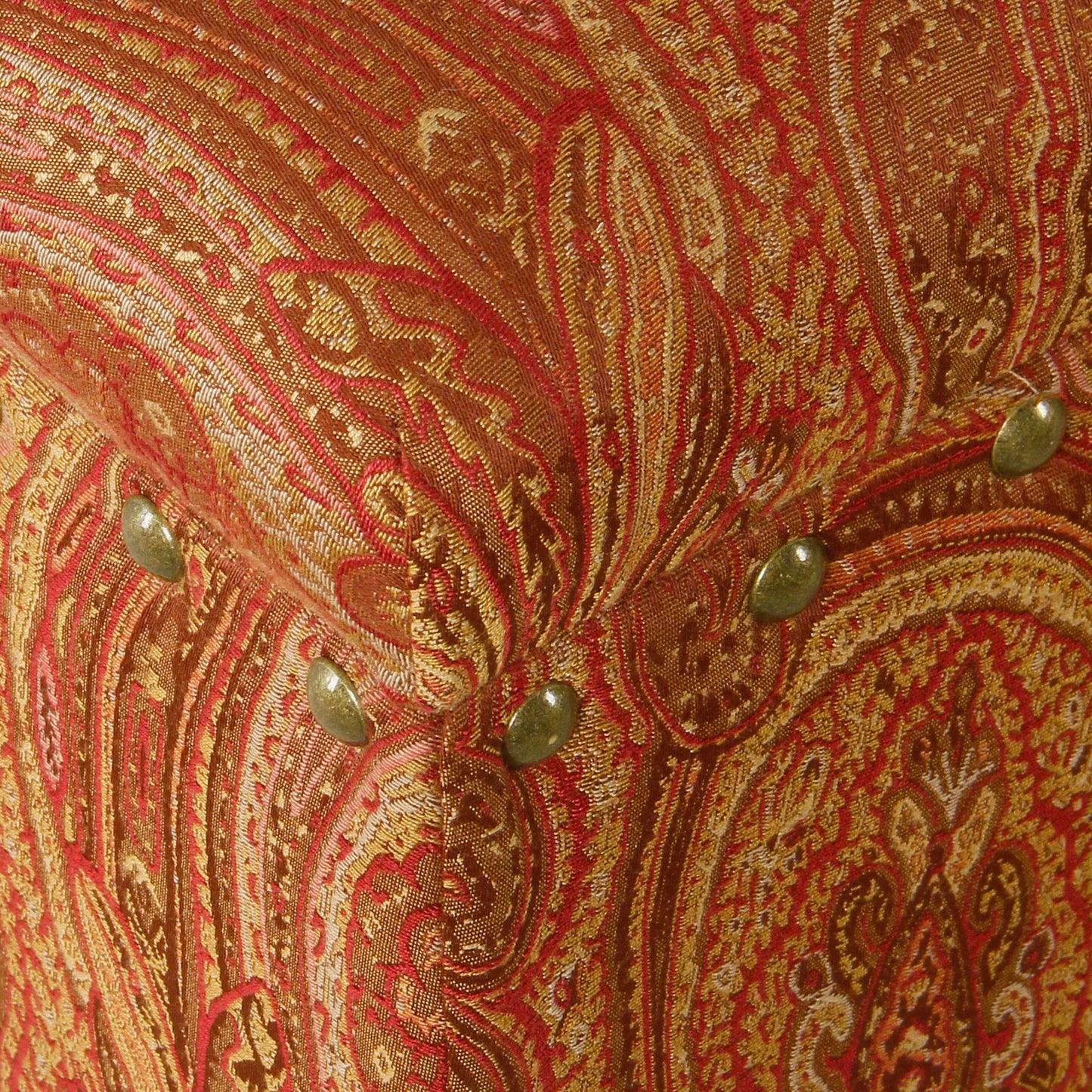 Banc de rangement rembourré Copper Grove Muscari avec bordure cloutée