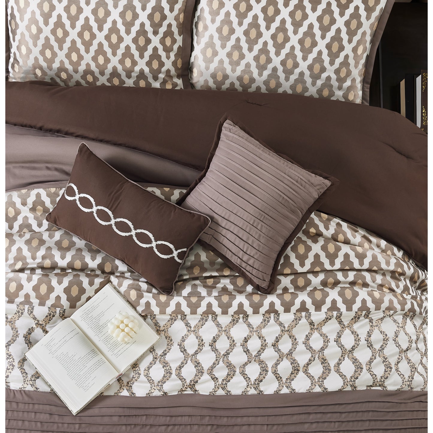 Nanshing Calvin Luxury10-Piece Geometric Comforter Set
