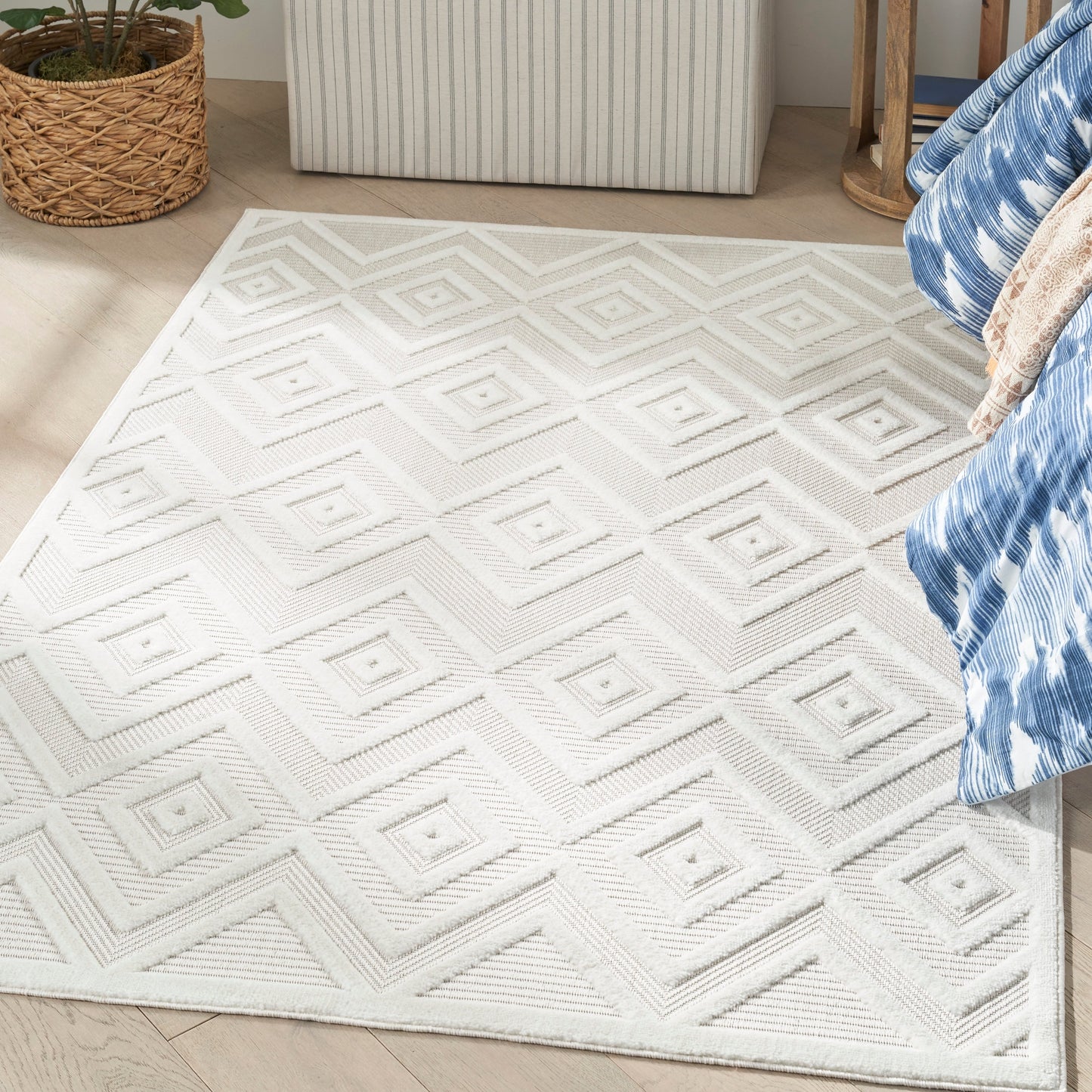 Nourison Versatile Indoor/Outdoor Geometric Flatweave Area Rug