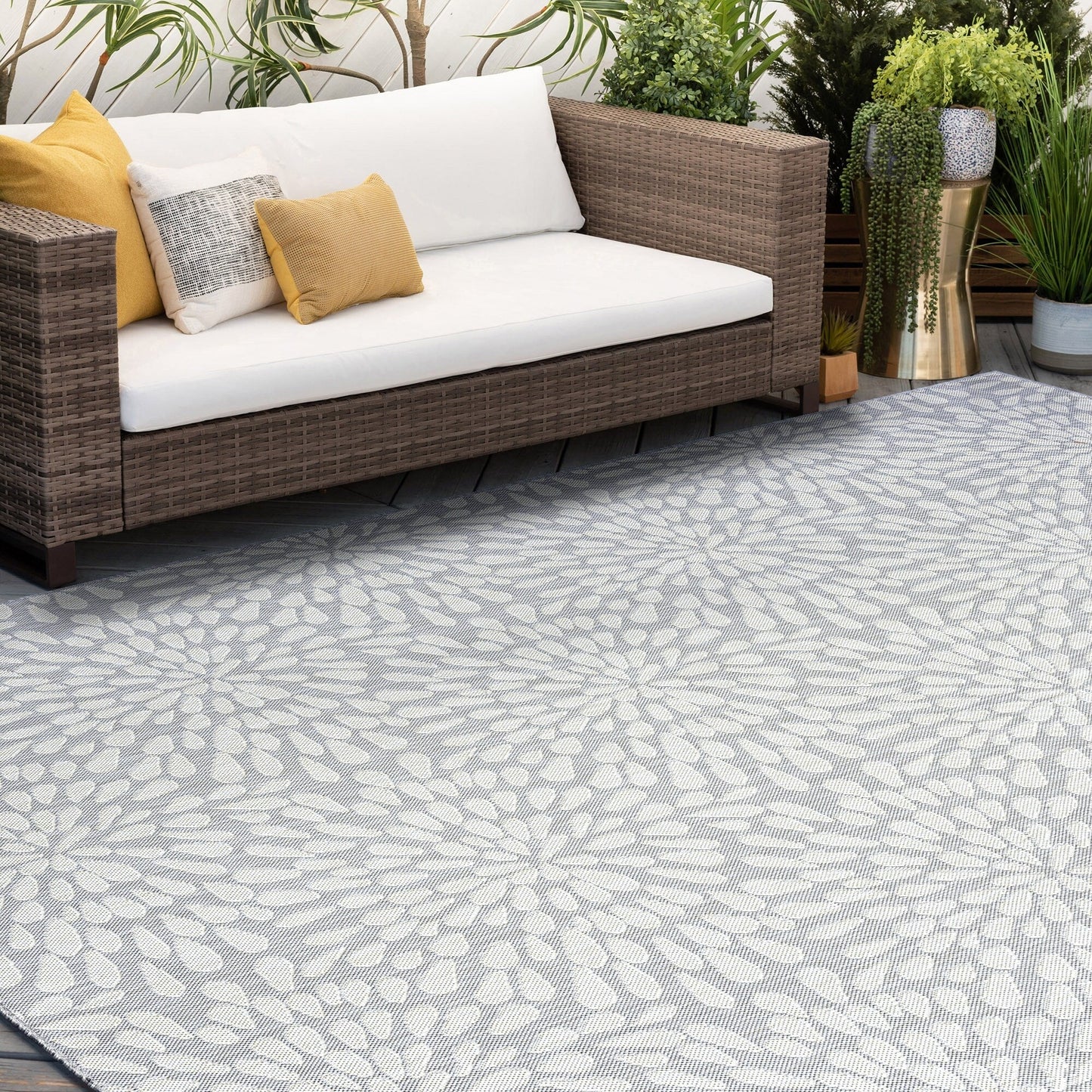 Exo Coastal Floral Indoor/Outdoor Area Rug