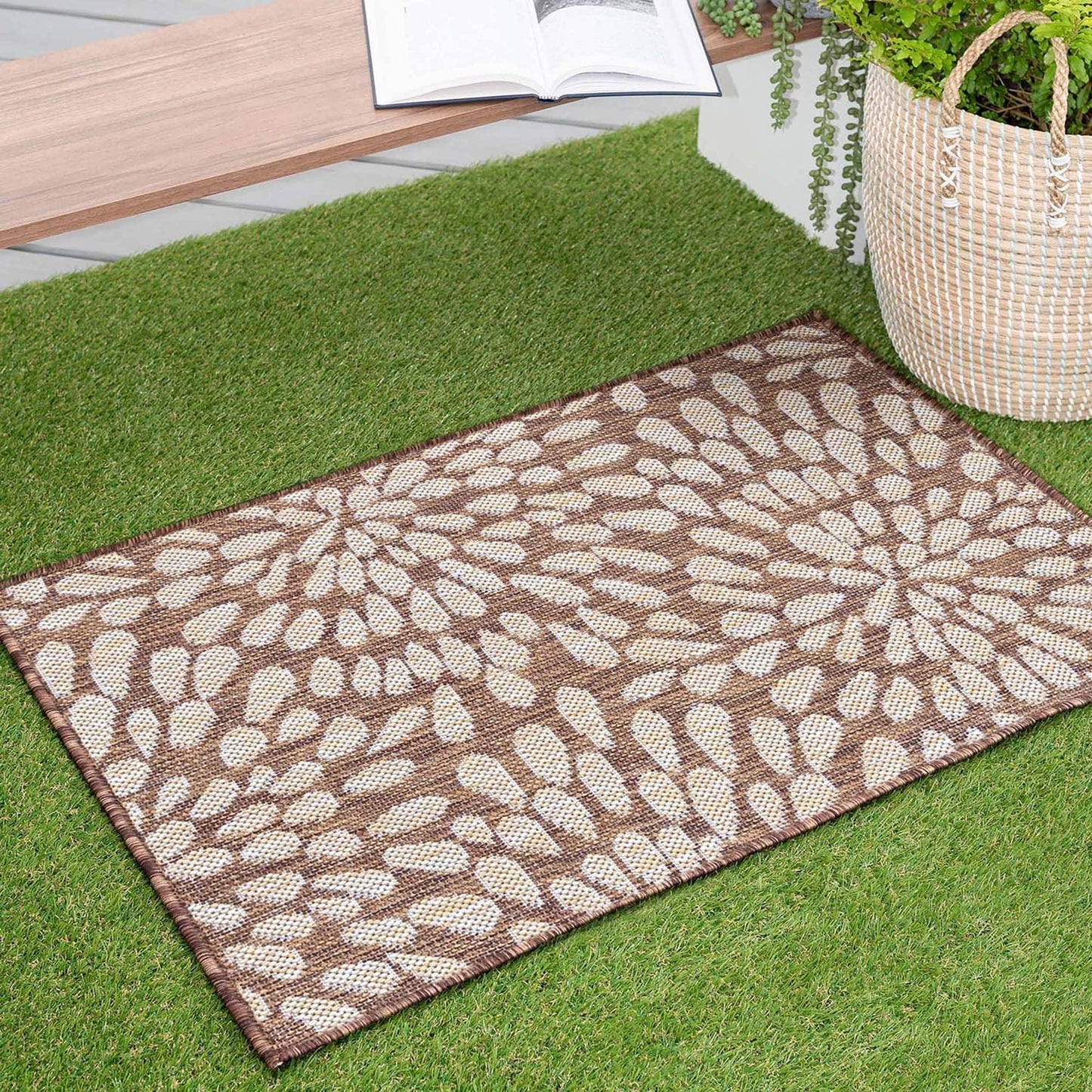 Exo Coastal Floral Indoor/Outdoor Area Rug