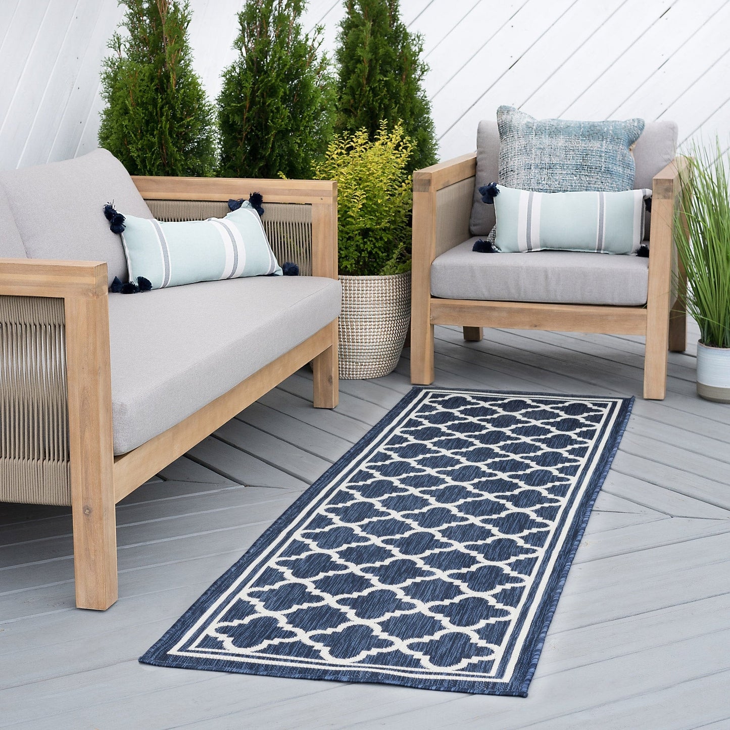 Exo Coastal Geometric Indoor/Outdoor Area Rug