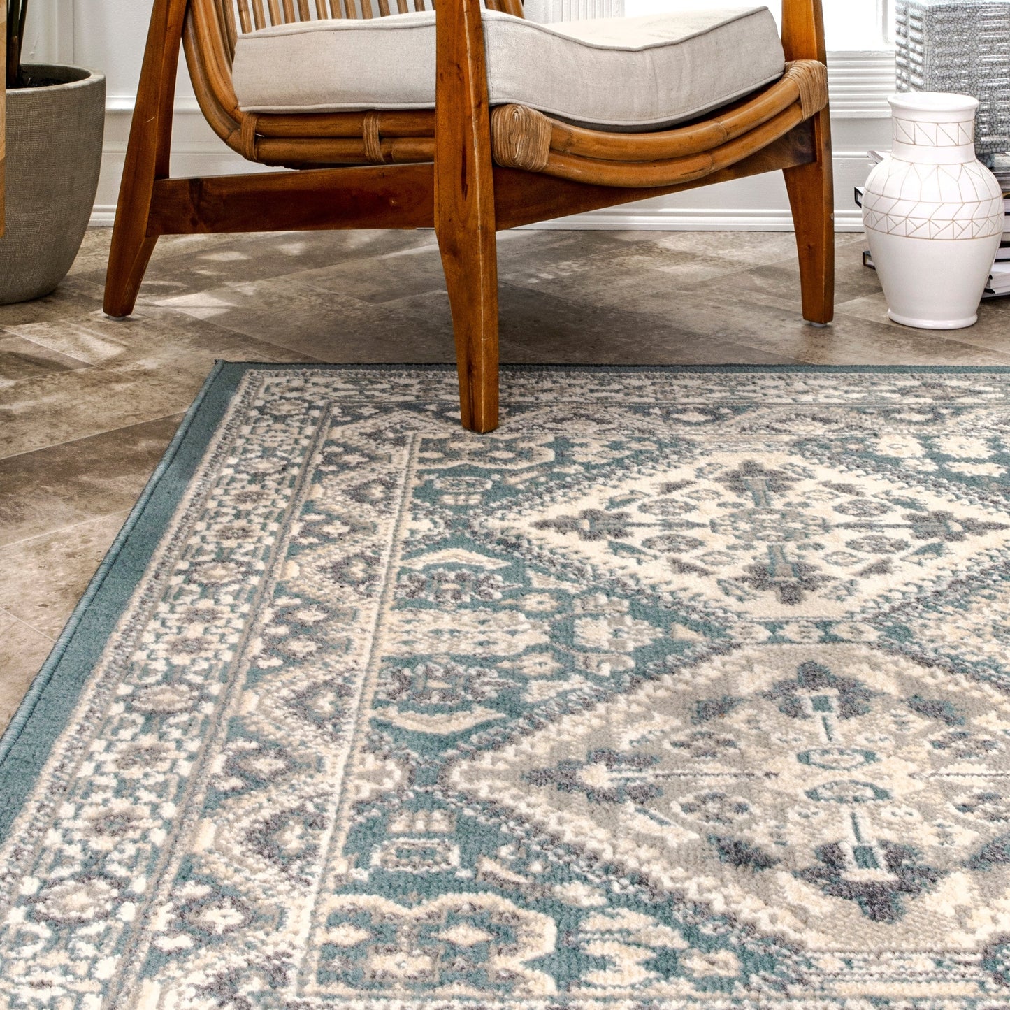 Nuloom Becca Traditional Tiled Area Rug