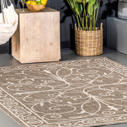 Nuloom Kathleen Traditional Indoor/Outdoor Area Rug