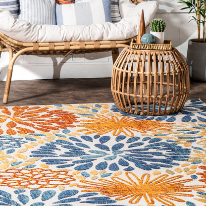 Nuloom Ronda Bold Floral Indoor/Outdoor Area Rug