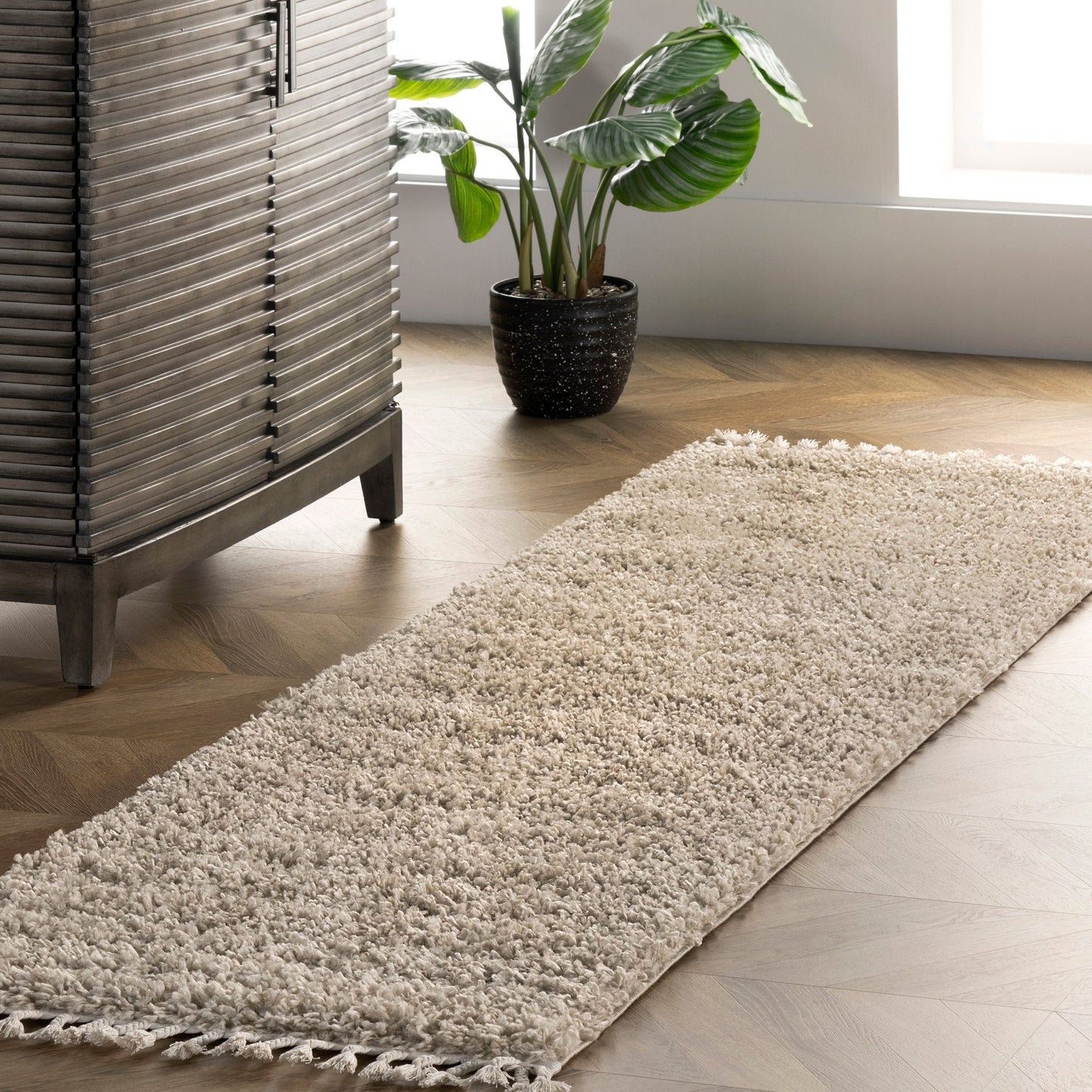 Nuloom Neva Modern Tasseled Shag Area Rug