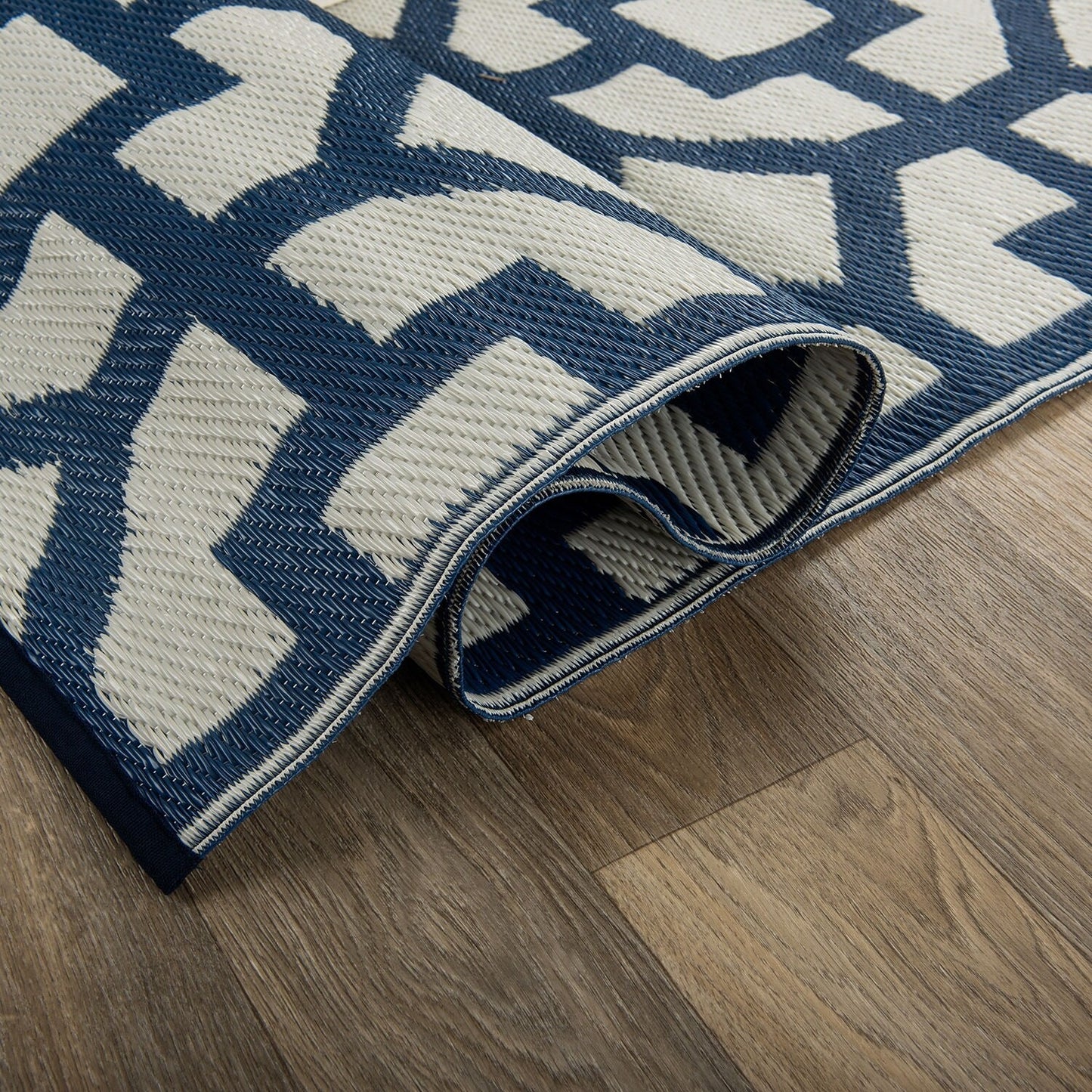 Contemporary Geometric Reversible Plastic Outdoor Rugs
