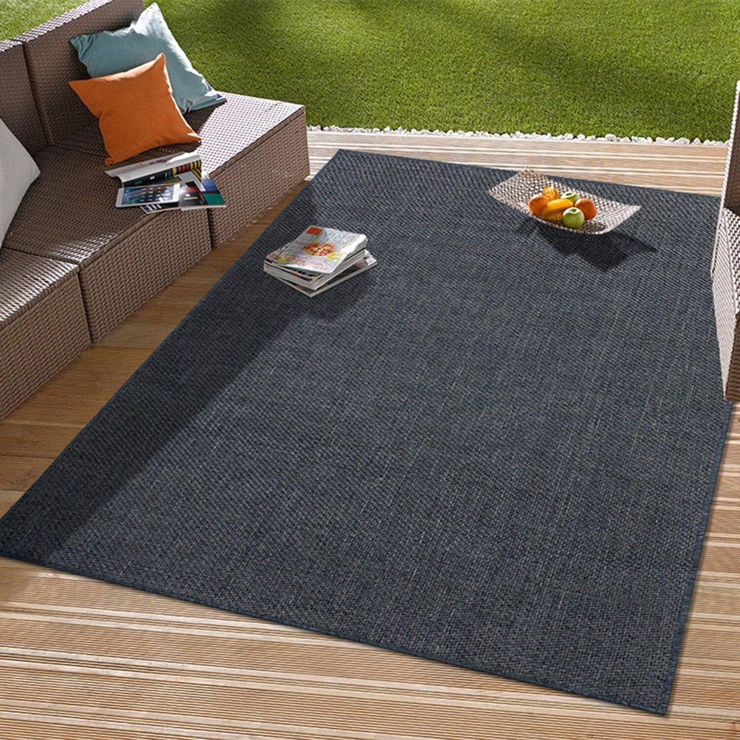 Contemporary Solid Indoor/Outdoor Area Rug