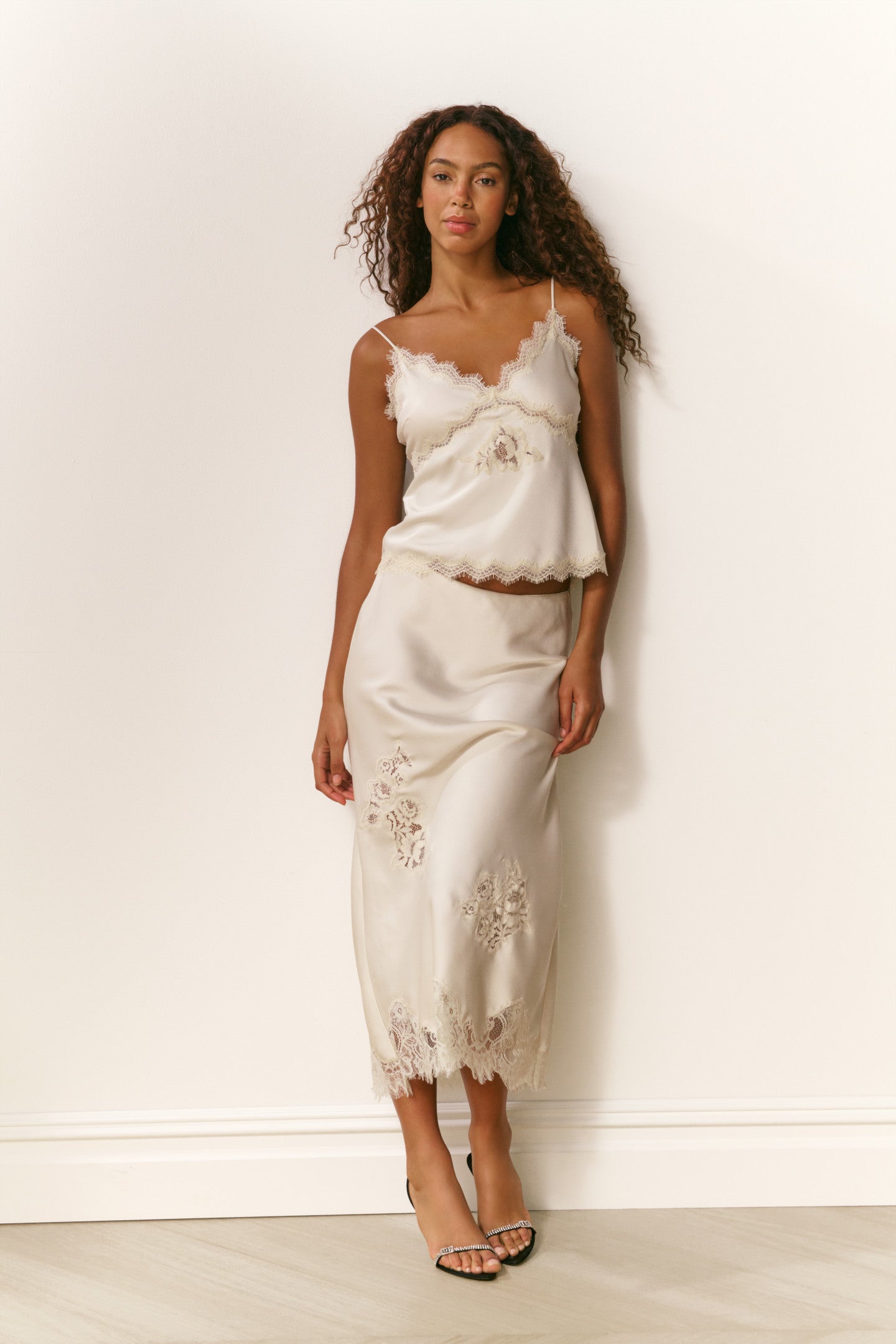 Jupe midi en satin et dentelle Vivia