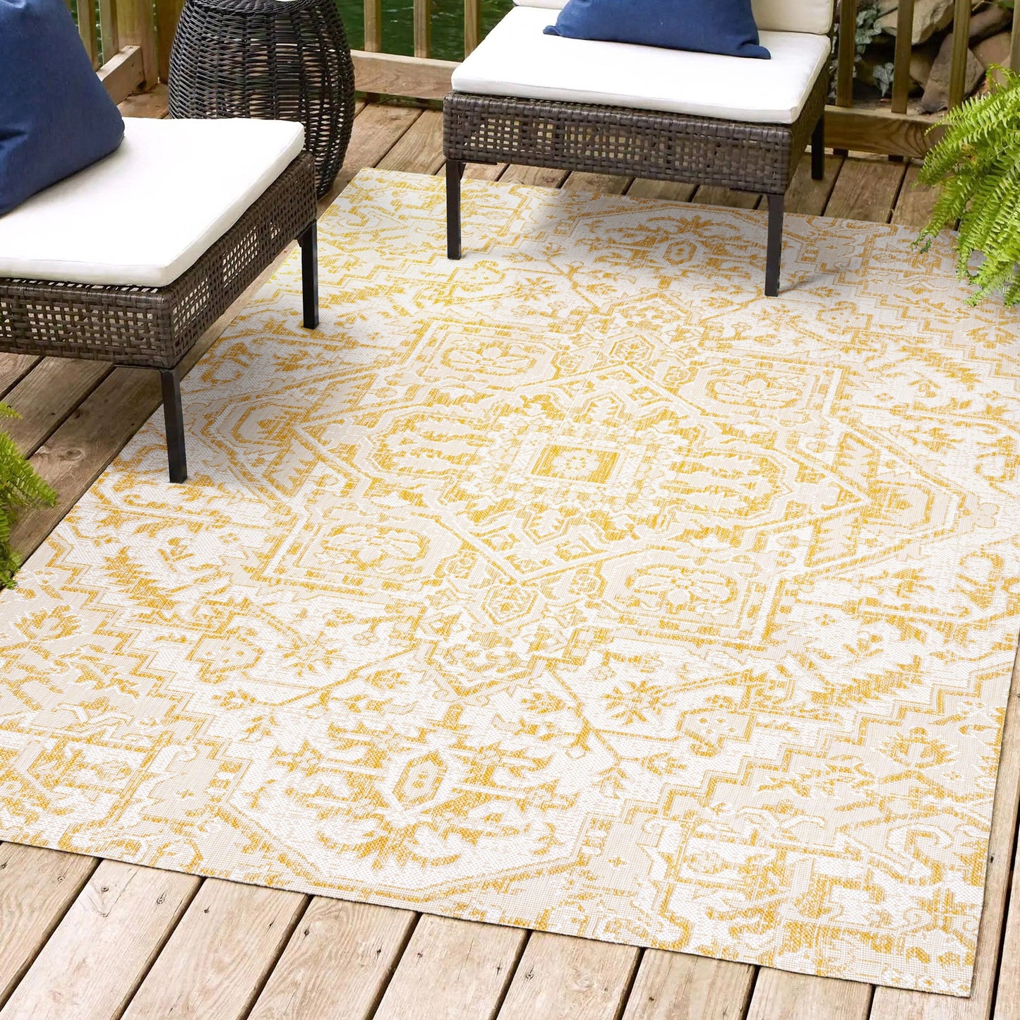 JONATHAN Y Charleston Medallion Indoor/Outdoor Area Rug