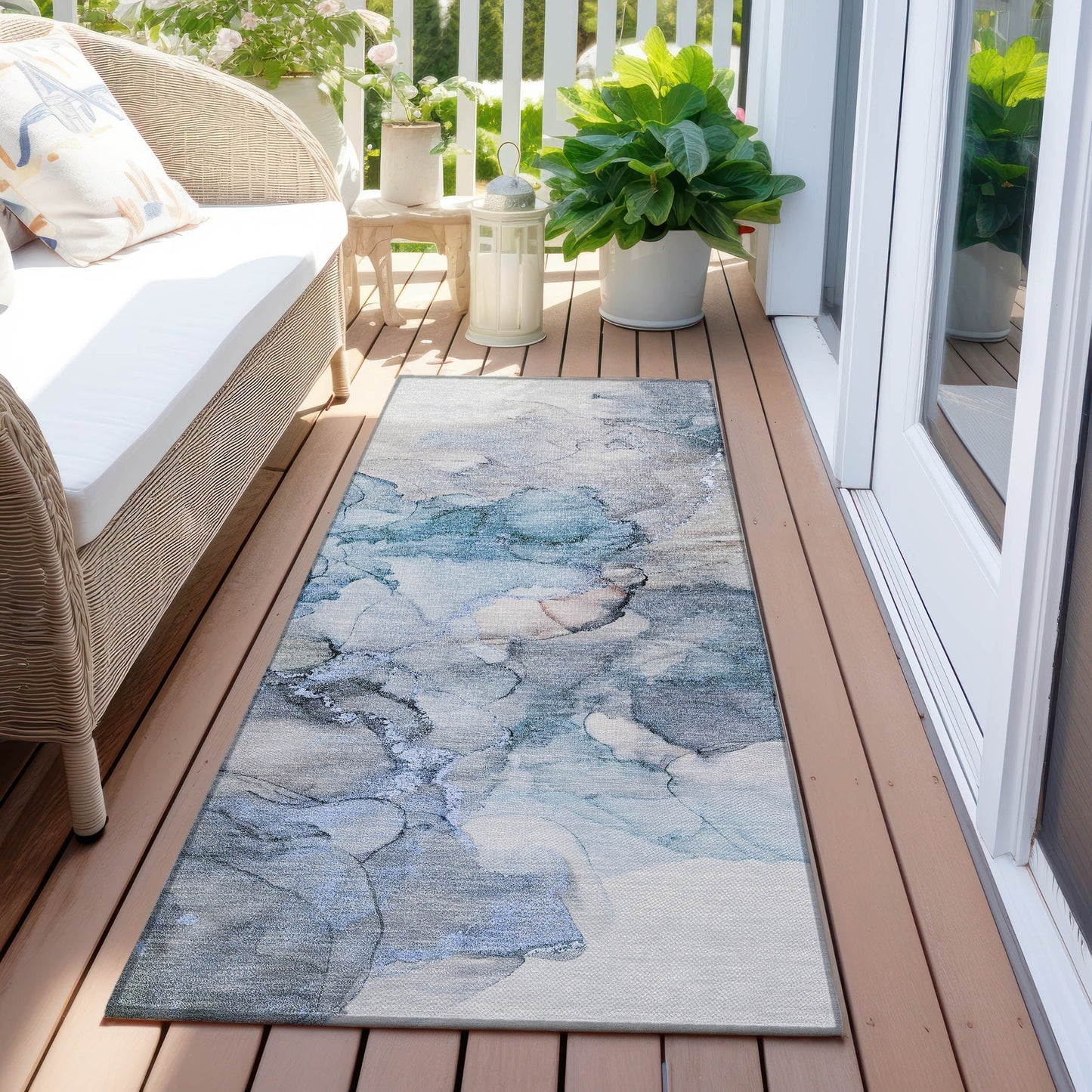 Machine Washable Indoor/ Outdoor Abstract Chantille Rug