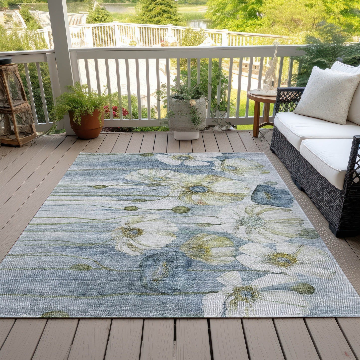 Machine Washable Indoor/ Outdoor Chantille Modern Floral Rug