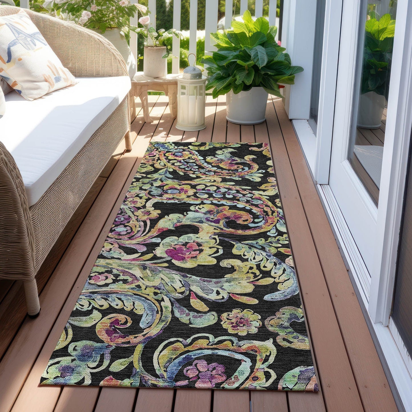 Machine Washable Indoor/ Outdoor Chantille Traditional Scroll Rug