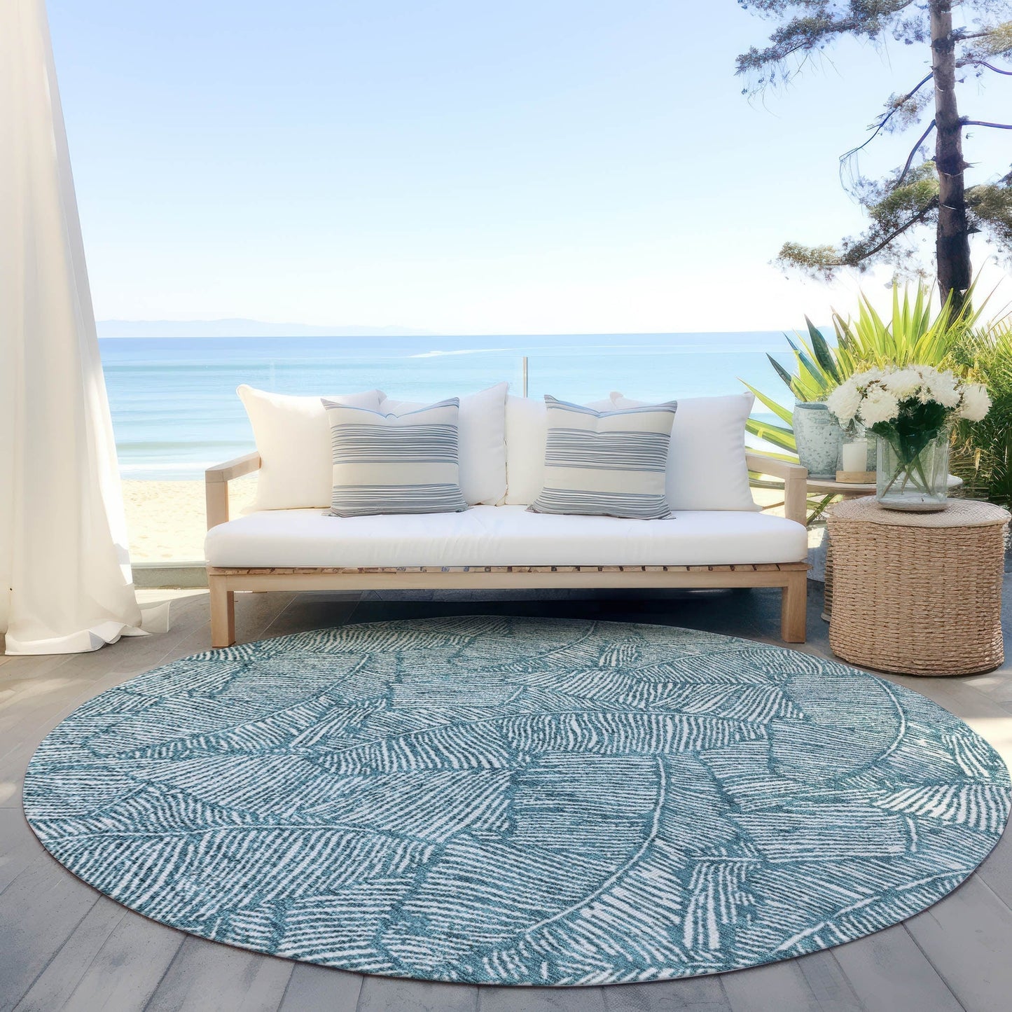 Machine Washable Indoor/ Outdoor Chantille Tropical Palm Rug