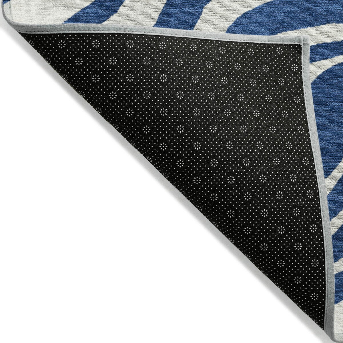 Machine Washable Indoor/ Outdoor Modern Animal Print Chantille Rug