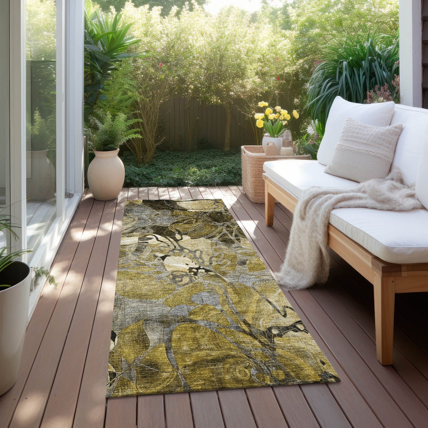Machine Washable Indoor/ Outdoor Modern Floral Chantille Rug