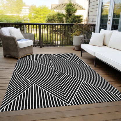Machine Washable Indoor/ Outdoor Modern Geo Chantille Rug