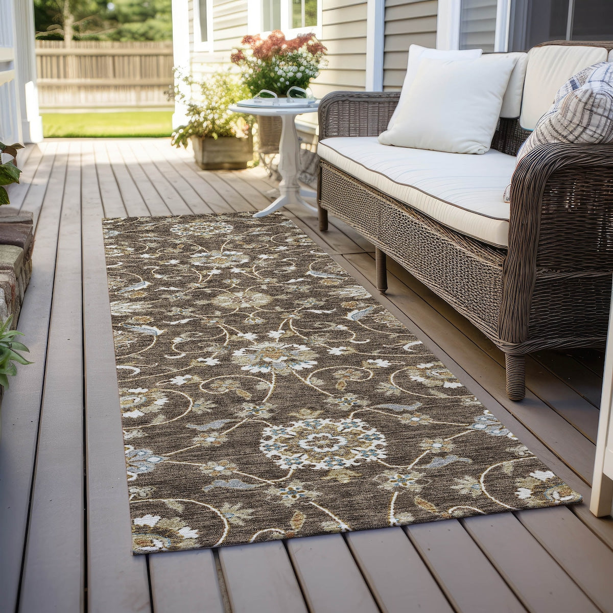 Machine Washable Indoor/ Outdoor Traditional KashanChantille Rug
