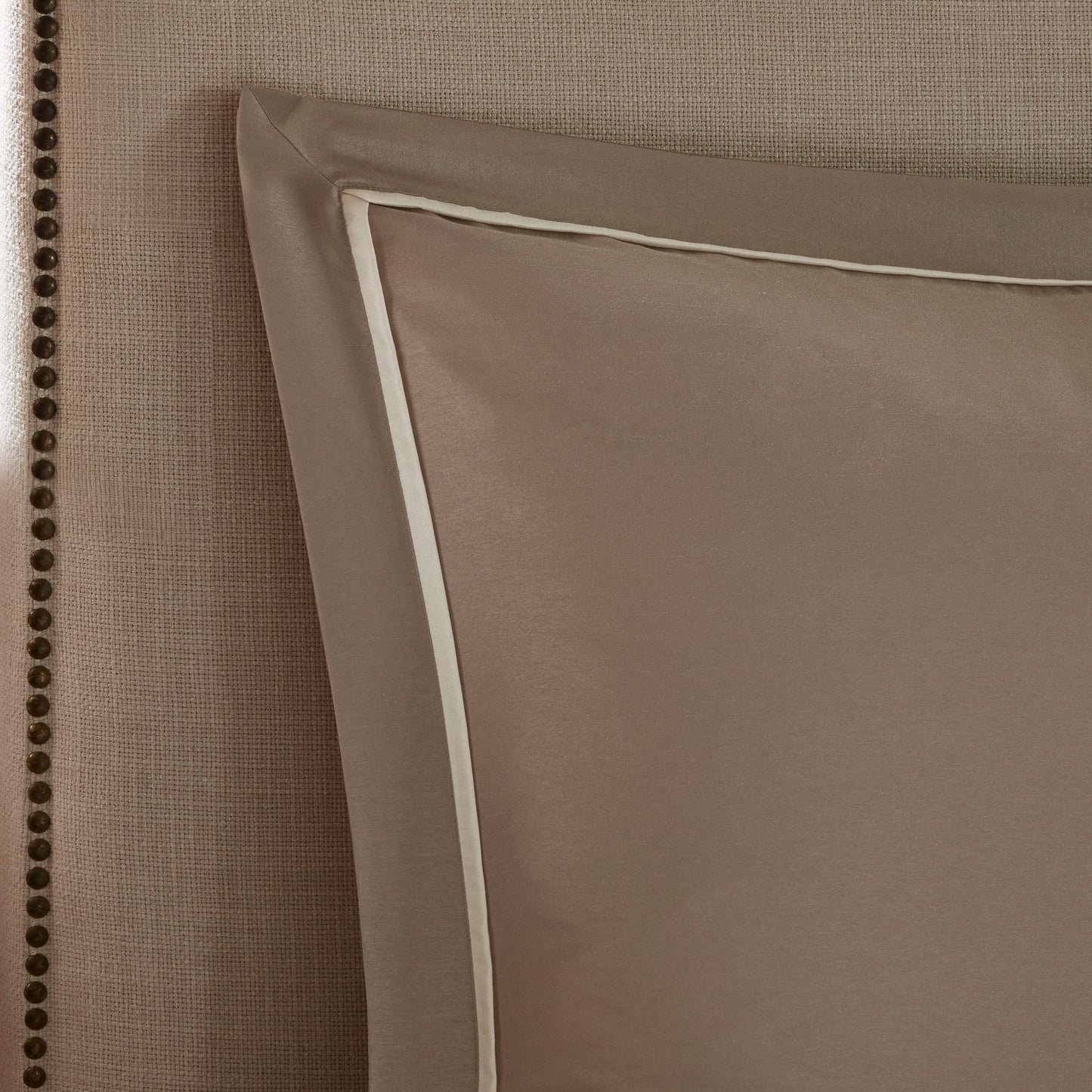 Madison Park Essentials Loretta 24 pièces dans un sac avec panneaux de fenêtre et ensemble de draps