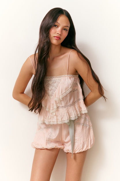Camisole à volants en dentelle de soie Ondeline