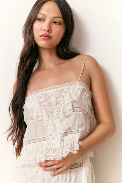 Camisole à volants en dentelle de soie Ondeline