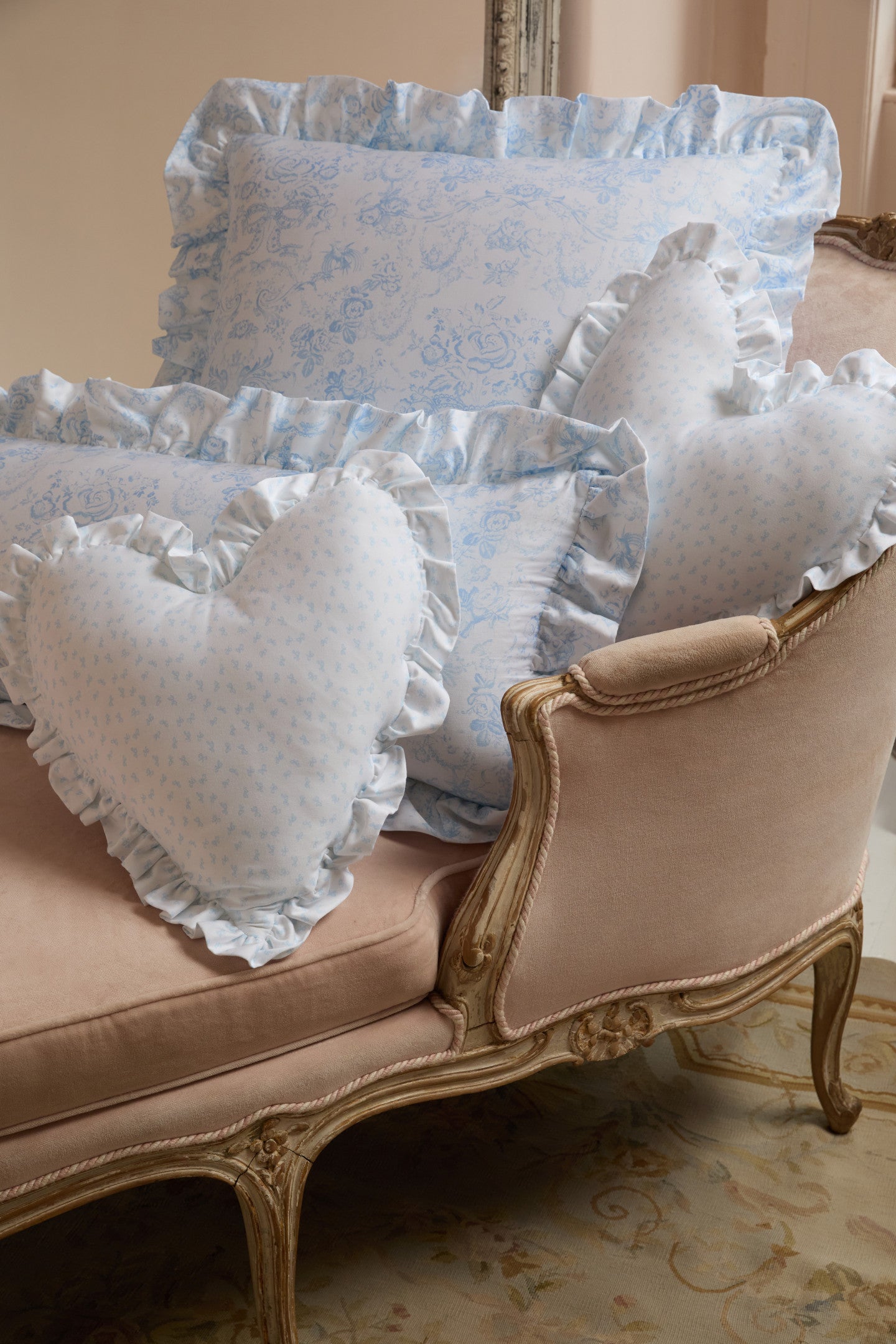 Coussin à volants en forme de cœur - SKY